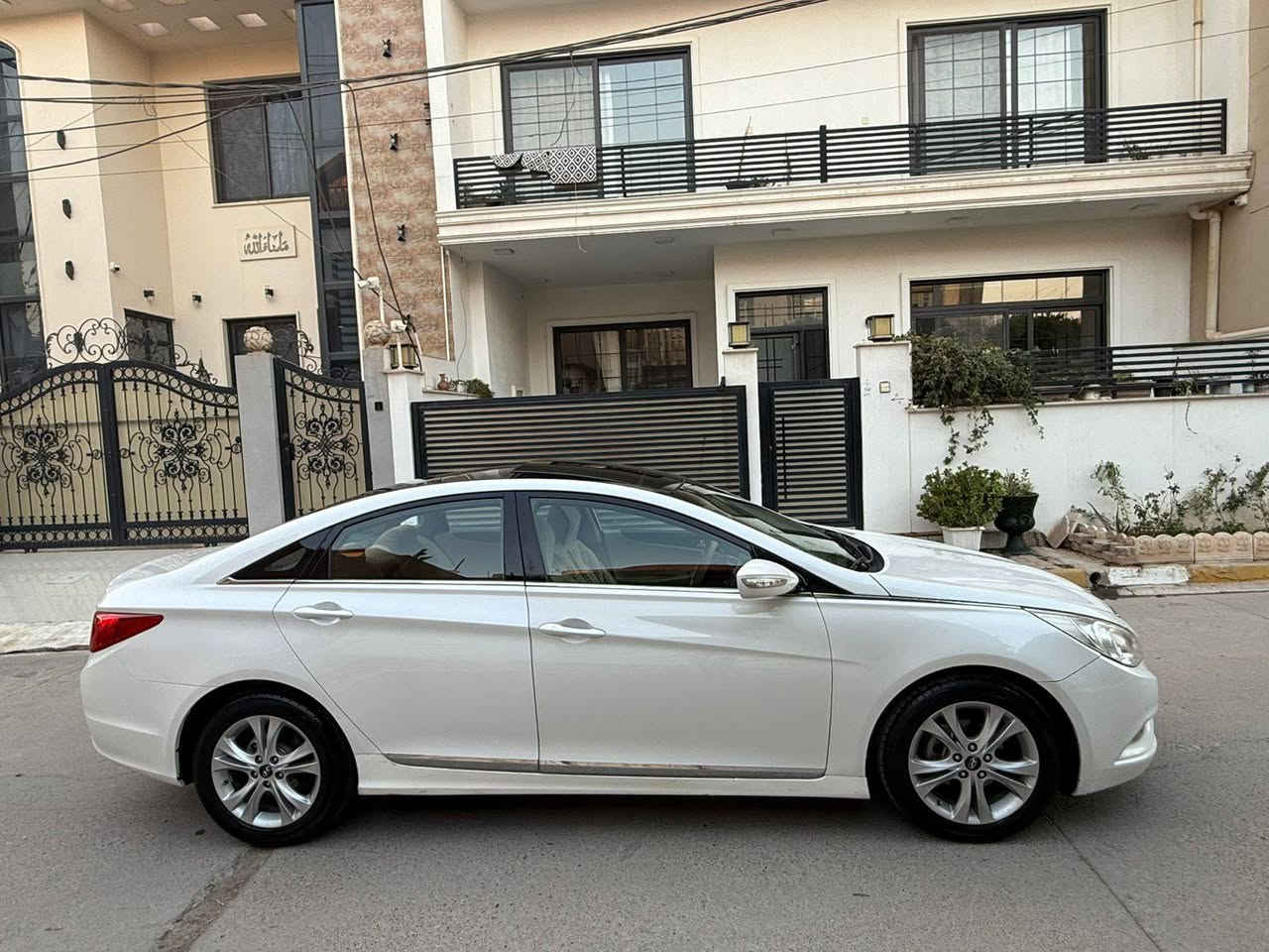 سلام عليكم سوناتا خليجي ١١ السياره فول مواصفات شرط محرك كير ع وضع الشركه ماشيه ١٠٥ بيه جاملغ كلير فقط باقي كفاله عامه السعر ١٣٥  الاتصال ***********
