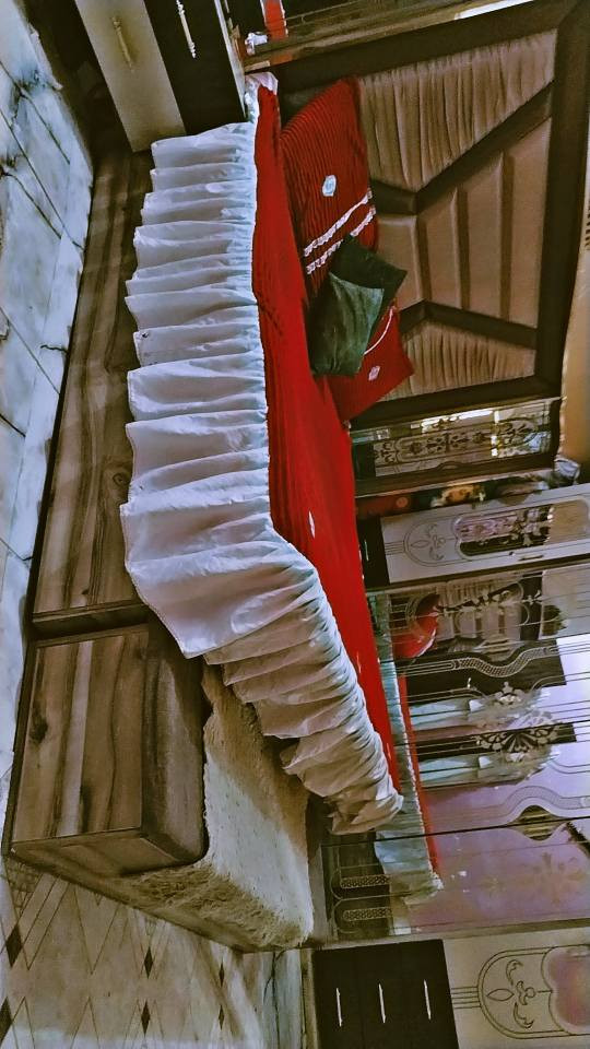 السلام عليكم غرفه نظيفه جديدة كلش ستعمال قليل 11 قطعه وياهه ميز شاشه تفصال ما صار هواي ماخذيهه مكانهه السماوه السعر بلاش 900 تصال او واتساب ***********
