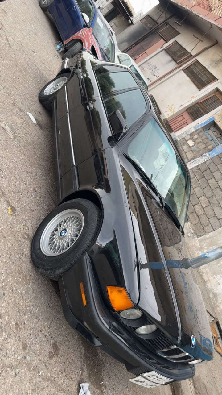 Bmw 1992 730 بلاد
كير مكينه تبريد شرط طخم تايرات. داخل جديد  تراي وين ماتريد بدون دعم عام جماليه اثر جراد مكان سيارة دهوك عليها غرامات 10ورقات ينزل من السعر  وكاله وتحويل شرط السعر 53$ ومجال 
للاستفسار *********** سميل, دهوك
