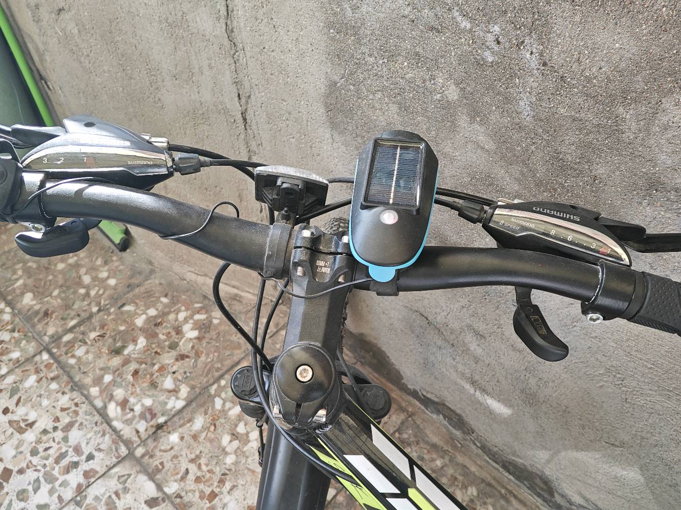 العنوان:الشعب فلكه صباح الخياط
الحجم:26.5
المميزات:بايسكل رياضي امريكي
 كير خلفي8نمر كير امامي 3نمر 
جيد للمسافات الطويله
وايرات دفن 
بريك دسك دهن
التايرات جديده شيمانو و مكينه شيمانو 
دبلات  دهن مريحه جدا 
تم المشي فيه قليلا فقط للتجربه
الهدايا:فدراليه ضوء شرطه مع لايت و جرس طاقه شمسيه و شحن تايب سي ياتي معه سرج مجاني
قابل للمفاوضه السعريه 