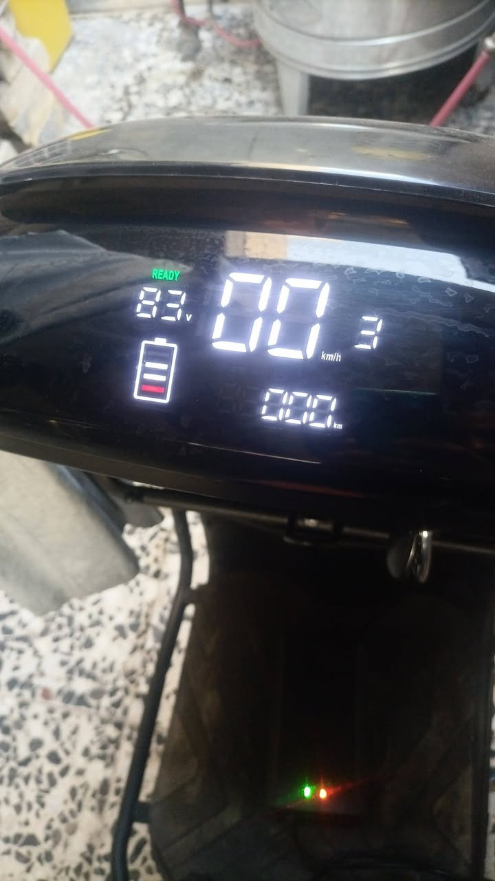 سلام عليكم عندي دراجة شحن اسمه الصقر ملف 2000 سبع بطاريات دراجة حلوه سرعة 100 نضيفةدراجة سعر 600 بيه مجال قليل الله شاهد عليه نزلته جديد هذا رقمي *********** مكان حي الراسئة العبيدي
