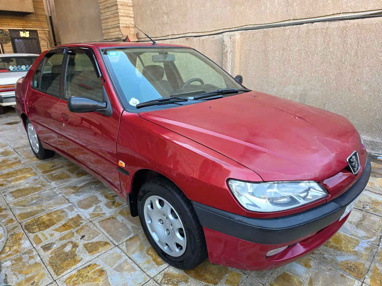 السلام عليكم. بيجو 360 موديل 2001
بدون صبغ عده الدوسه جوه الباب 

مرقمه جاهزه من كلشي 

مكان السيارة بغداد السيدية 

السعر 40 ورقه

للاستفسار الاتصال على

***********
