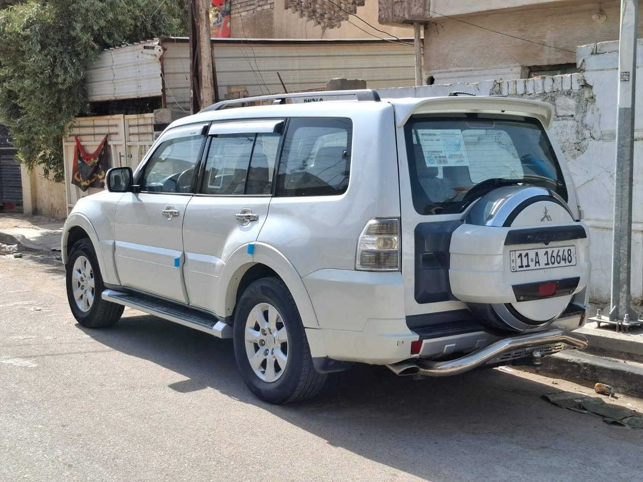 السلام عليكم متسوبيشي باجيرو حبتور موديل ٢٠٠٩ محرك ٣٠٠٠ سبعه راكب فور ويل تدفئة وتبريد ثلاث قطع مري شفط شاشه تاب كاميرا صدر امامي وخلفي ممتاز تخم تاير نظيف كهربائيات كلهه تشتغل داخل نظيف سياره جاهزه بدون نقص تبريدها ثلج بمعنى الكلمه كشنات جلد وكهرباء دمام خلفي سلايد روف مكفوله من الحادث بيها صبغ قطع بالحزام مكانها بغداد الدوره ابو دشير هاتف *********** سعرها ١١٥ بغداد, العراق
