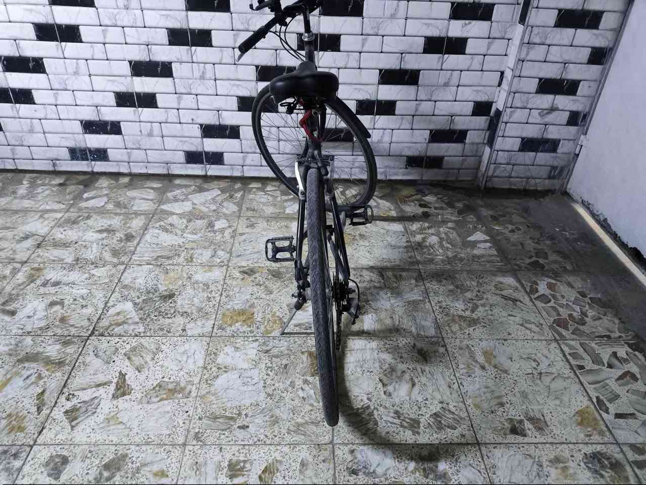 السلام عليكم بايسكل c700 للبيع حجم 27 مكينة الخلفية 7 نمر والامامية 3 نمر عكرب شيمانو يجي ويا ستاند مبايل  بسعر 120 الف وبية مجال العنوان بغداد مدينة الصدر قطاع 3  للاستفسار علة الرقم *********** واتساب
