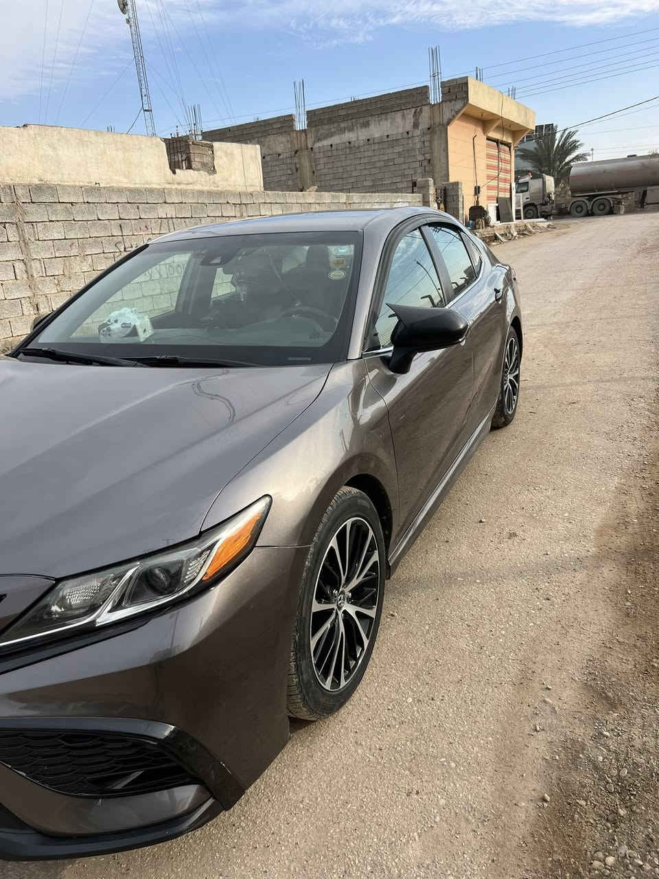 كامري موديل 2020 se حادث جنطه مبدل بلاد  وجاملوغ خلفي الايمن حادث امريكا  وباب الخلفي الايمن بلعراق مصلح ومصبوغ والباقي السياره حلوه وخير من الله ماشيه 130مل عارضها ب173$ وبيها مجال شي بسيط مكاني ديالى بعقوبه رقم أربيل باسمي ***********
