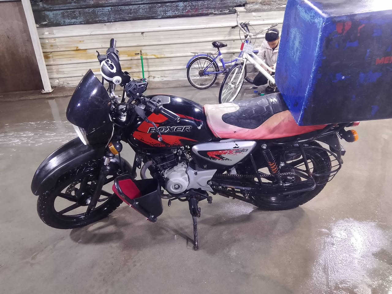 السلام عليكم دراجه بوكسر للبيع موديل 2021بيه خيط بخار السعر 650وبيها مجال ***********المكان بغداد المنصور
