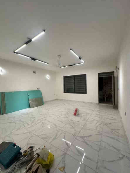 شقة للايجار غرفتين وصاله وحمامين مطبخ
المساحة 150 متر
طابق اول
درج خارجي
المنصور البيجية الجديده
***********
***********
