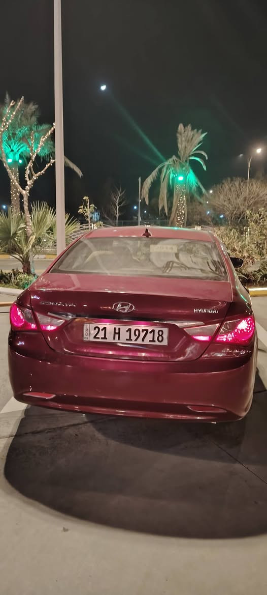 سوناته ٢٠١٢ 
أمريكي ليبل واحد عده قبق الجنطه مبدل
تحكم ستيرن كشن السايق كهرباء شاشه بلاد
مصبوغه حزام بسمي تحويل او وكاله لل ٣١ السنويه 
مراوس بكيا فورتي أو الانتره
مكان السياره ديالئ 
***********
