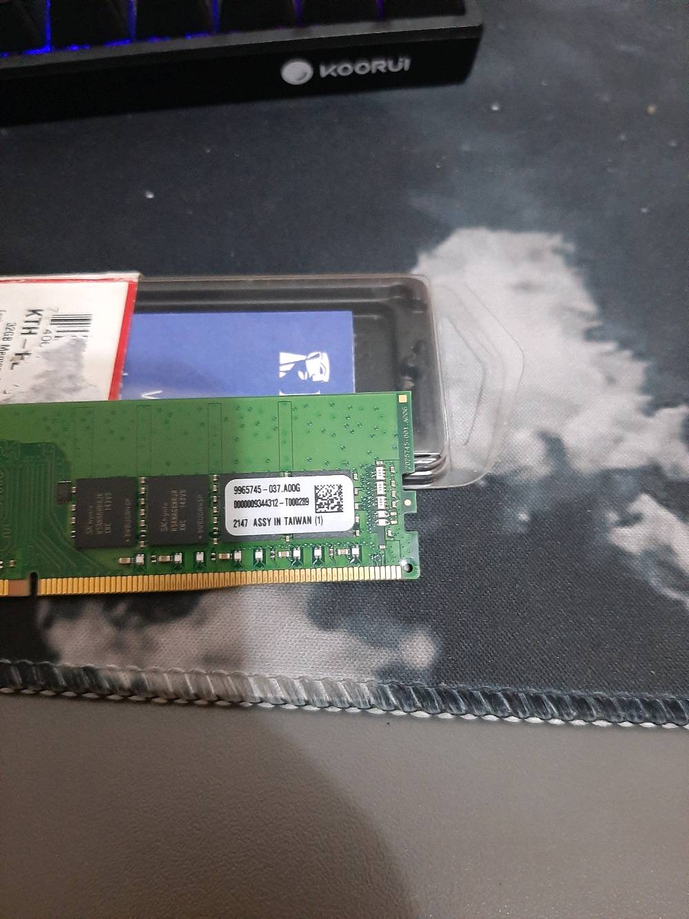 رامات حاسبة عدد2 بحجم 32 لكل قطعة
نوع: ddr4 
ماركة: 

 Kingston Memory 32GB DDR4-2933MHz DIMM ECC Module 
KTL-TS429E/32G

القطعة الواحدة سعرها 135الف مع التوصيل
قطعتين ب255 مع التوصيل
التواصل: 
تليكرام: @Abbas_AH77
انستاكرام:  @d.d4g