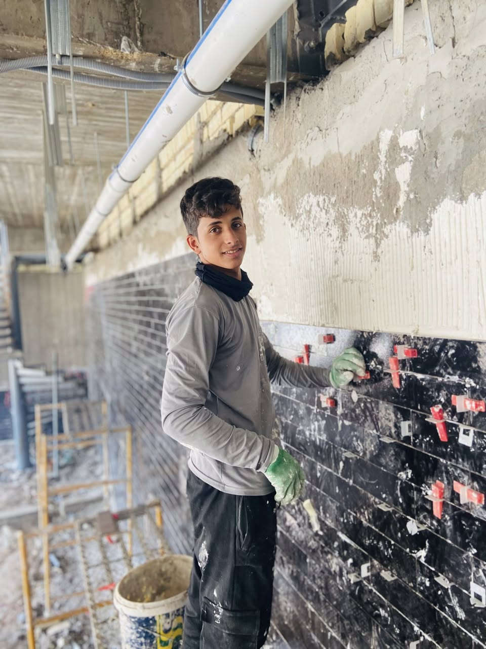 سلام عليكم
خلفه متفرغ ارضيات (كاشي، مرمر،  بورسلين )
سيراميك جداري 
والعمل ذو اشراف هندسي   رقمي ‭0787 285 3139‬
