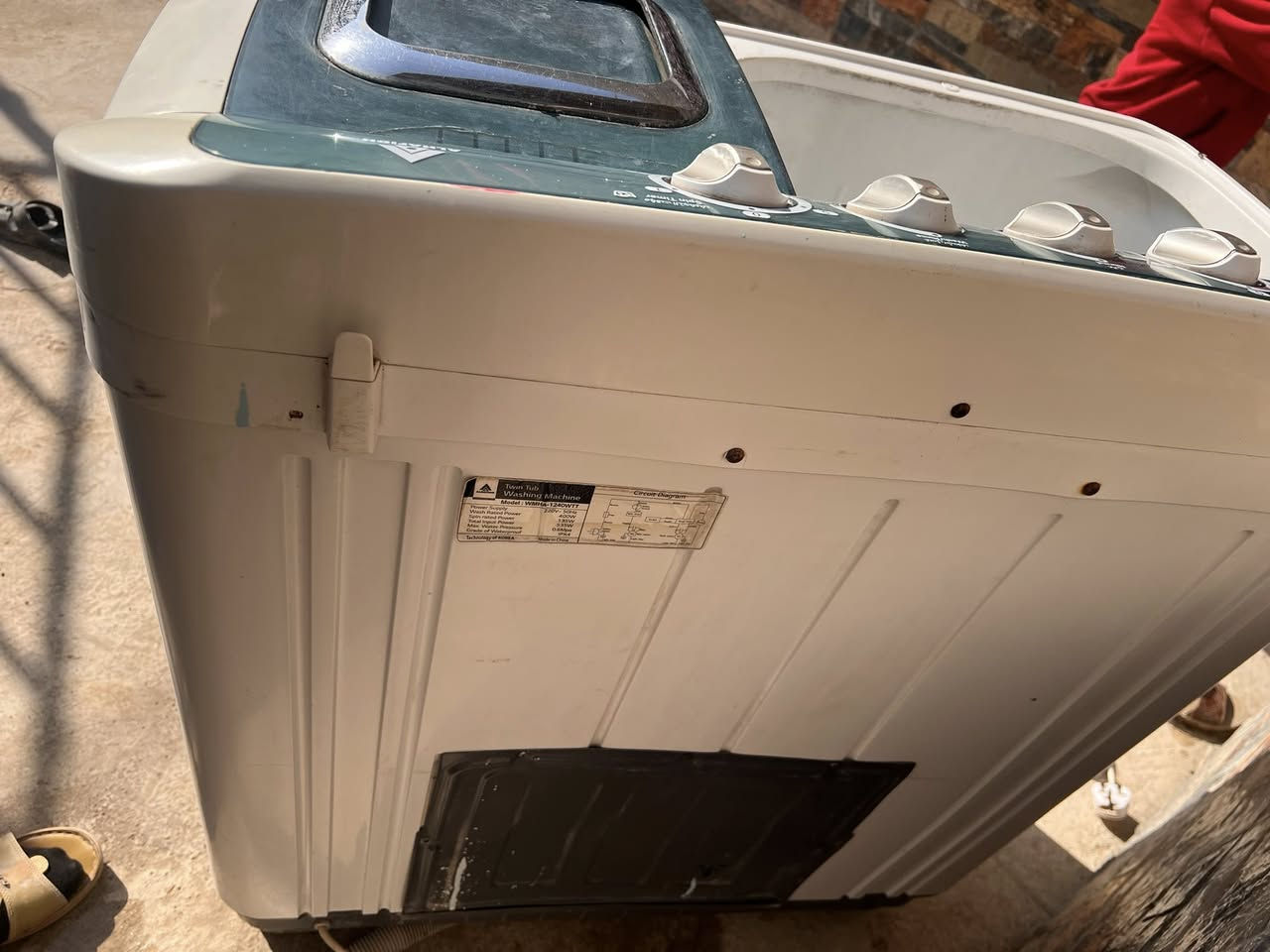 ‏غسالة حجم كبير نوعيتها الحافظ الغسالة مستعملة بس شغالة كلها اكفلها شرط الشغل أي عطلة مابيهة فقط بابهة بي ملعب وبسعر مناسب 55 الف وبيها مجال شي قليل للستفسار التصال ***********
