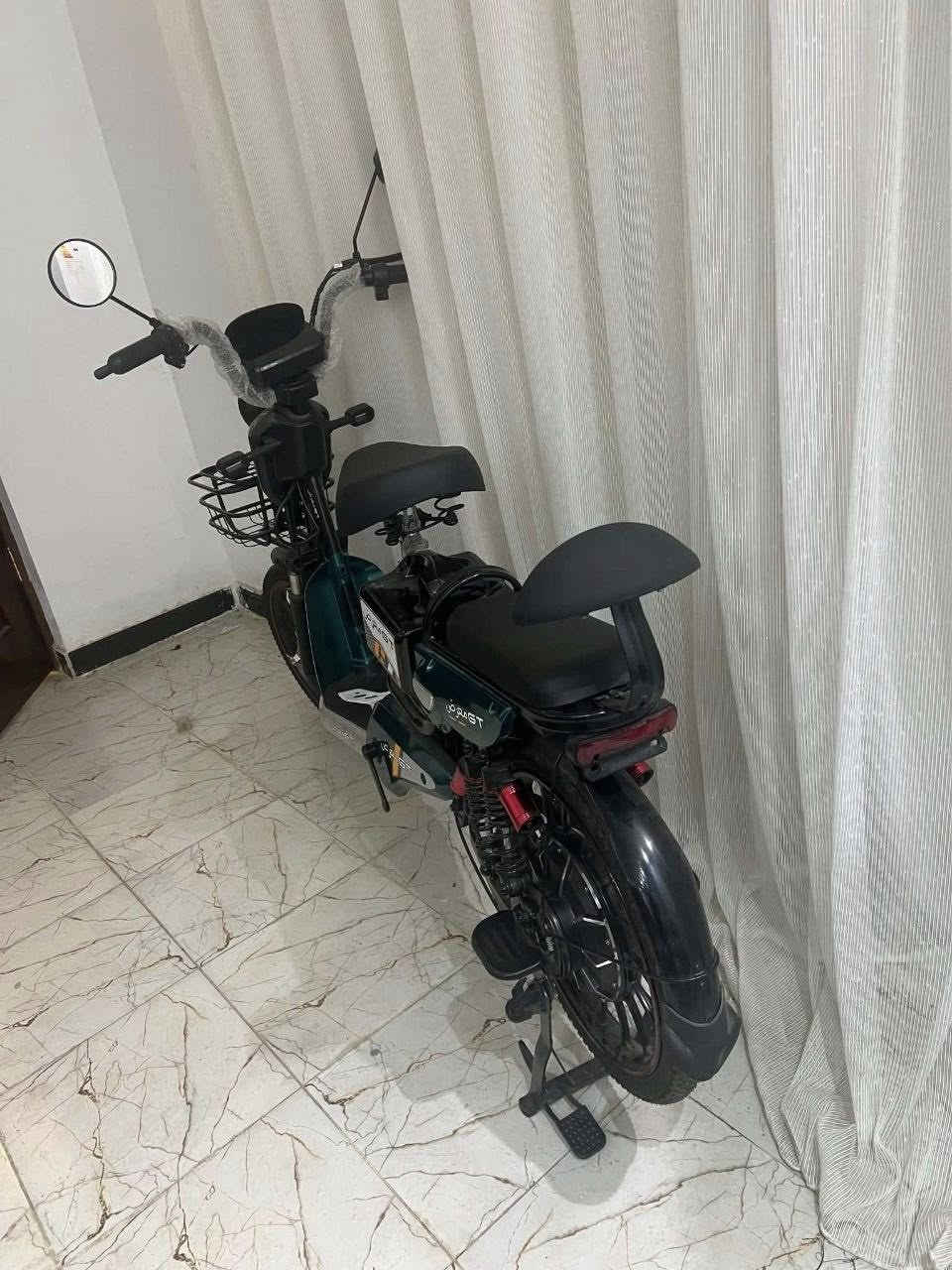 السلام عليكم دراجه شحن نوع Gt حجم 20 للبيع السعر 500وبيه مجال 
للتواصل : ‭***********‬

