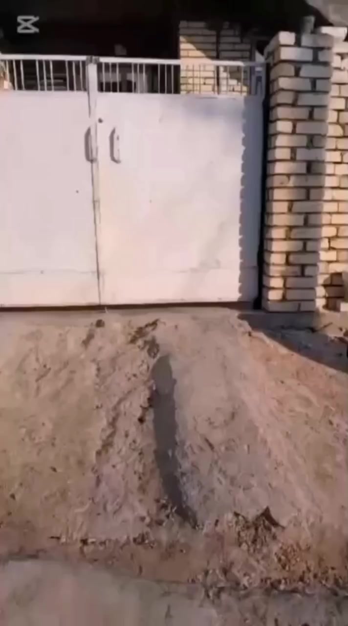 #عرض_للـبـيـع 
دار سكن للبيع مساحته (100 م) ( 6 م * 17 م) التفاصيل في مقطع الفيديو                              السعر : 110 مليون وبيه مجال للشراء الجاد                           العنوان :أبو غريب- خرنابات- قرب جامع عز الدين القسام
للأستفسار اكثر يرجى الاتصال على الارقام التاليه

***********
***********
