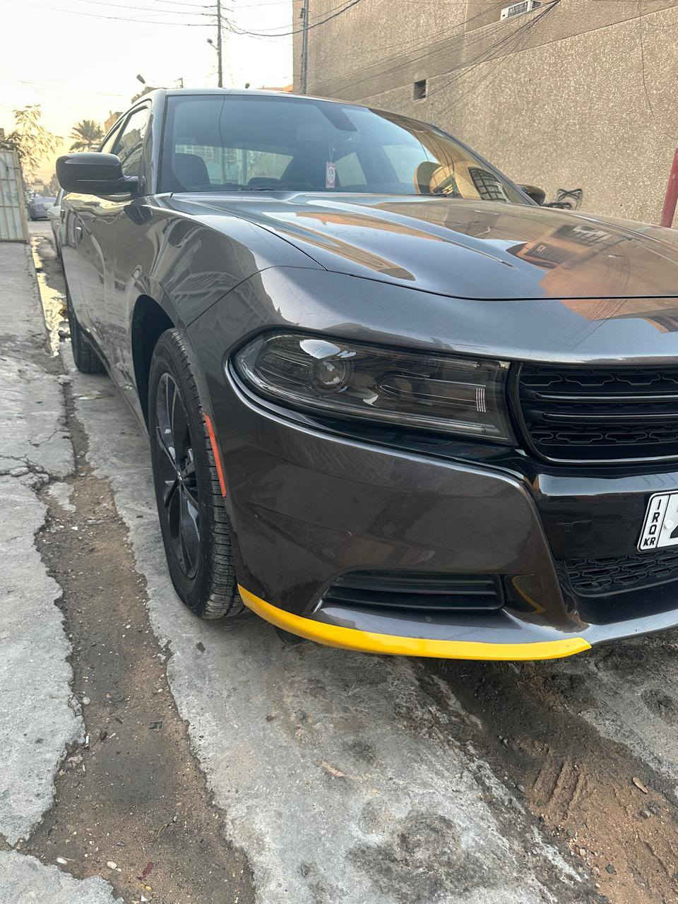 سلام عليكم البيع جارجر مديل 23دخول جديد موصفات SXT
حادث سياره بس دعاميه صور الحدث بل مشور 
سياره جديده بل كارتون ماشيه12الف حجم المكينه 3600
ترقيم جديد تريد تحول تريد وكاله مكان سياره بغداد مدينه صدر الورفلي سعر 255 تصال ***********
