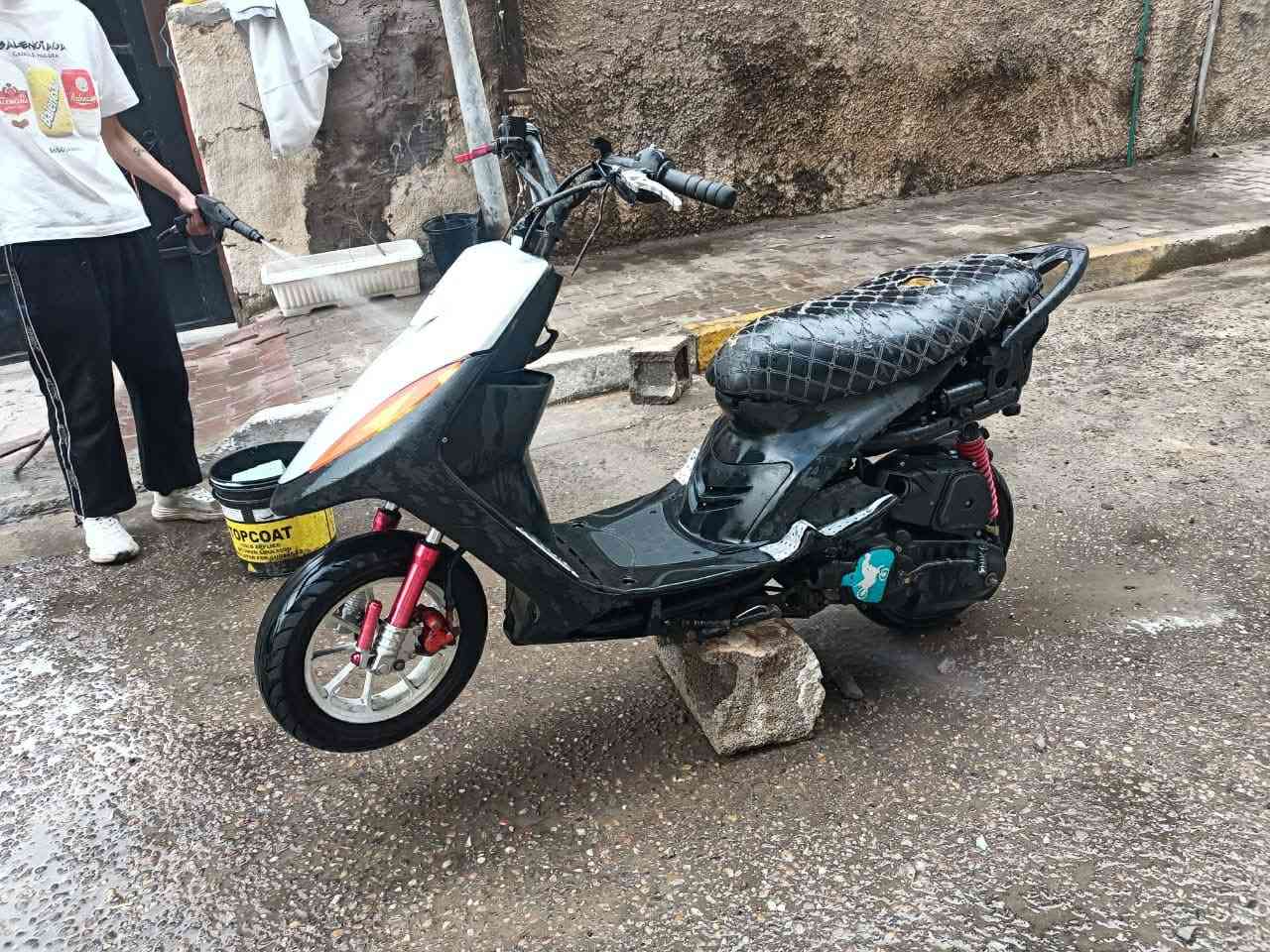 السلام عليكم 
ماكس عدله بوشه 49 ابلاد مكينه برغي ممفتوح بيهة شلعه ومعدل تشك الگاع بيهة ويل نجمه رياضي وبيهة كلجات رياضي وبيهة يدات بريك رياضي 
الدراجه مال لعب بس تكدر تاخذهة تكمل كفراتهة وتخليهة الك ما توكفك ابد لا تبخير ولا دخان ولا تنقيص نهائي 
السعر (425) وبيهة مجال 

اكفلك سرقة وكلشي الي اتريده وتجي تاخذهة من باب البيت 

العنوان زيونه خلف سنابل لبنان  
***********
