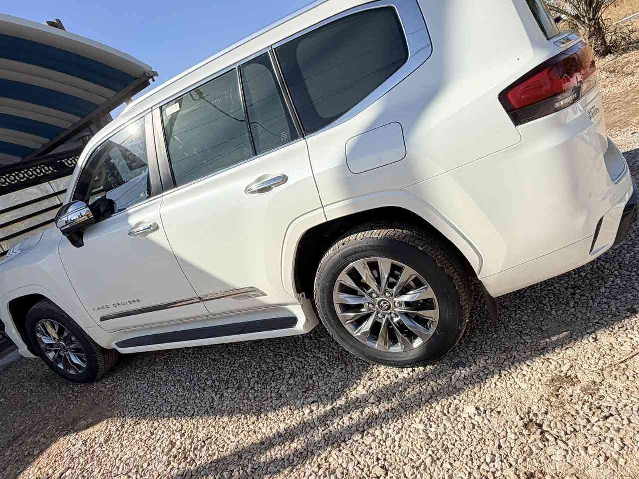 تيوتا لاندكروز  VX ساز اصل
موديل2024 

السعر( 770  )ورقه وبي مجال 

ماشيه(34)  الف   جديده وضع شركه مابيه كل نقص 

رقم بغداد 

السياره  كفالة عامه 

 ‭0780 130 7267‬الاستفسار

المواصفات / فول ✅

كشنات جلد

تطبيق ٣ شاشات

شاحن لاسلكي

اربع كامرات 

رادار امامي خلفي 

كراسي تدفئة تبريد  ذاكرة مقاعد 

حساسات امامي خلفي 

تبريد كشنات 

جنط كهرباء 

كشنات كهرباء 

سلايد

بصمة تشغيل 

بصمة ابواب ،، وبقية المواصفات معروفه بل Vx

السياره جديده وكل نقص مابيه وضع شركه

مكانه الديوانية  ‭0780 130 7267‬
