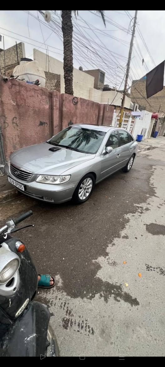 سلام عليكم للبيع هونداي ازيرا سياره فول مواصفات سياره بيهه مكانات صبغ ابيع حزام ميكانيك فول سياره جاهزه من كل النواحي سعر 95وبيهه مجال ***********
