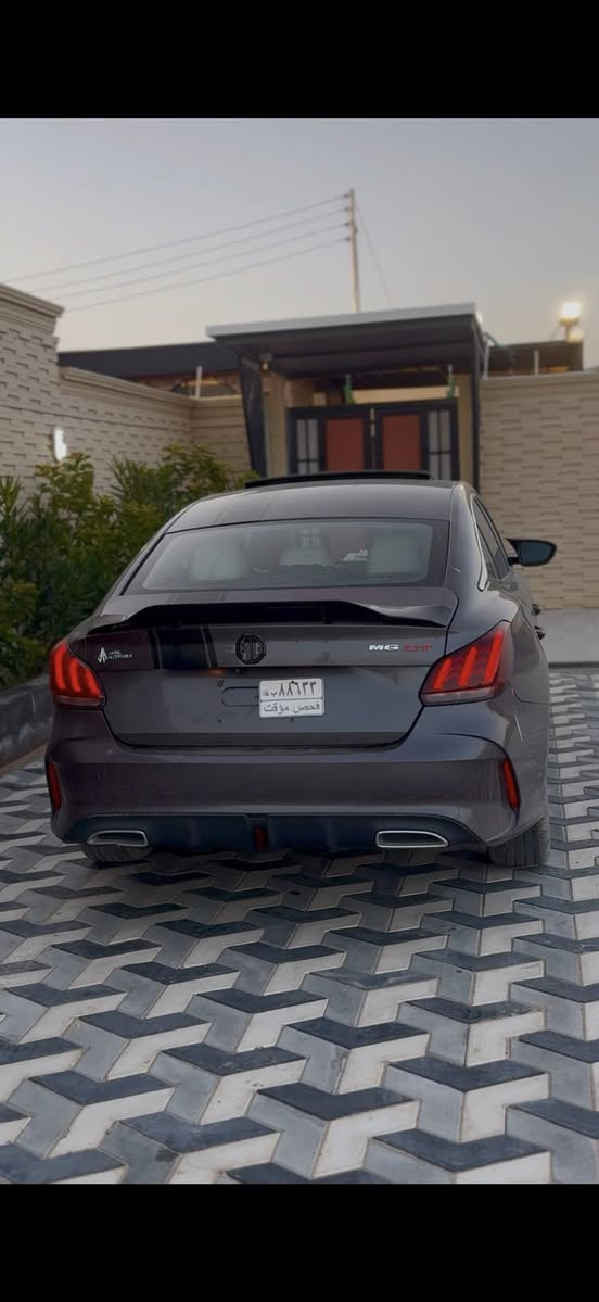 MG GT 2023 تيربو وارد خليجي الغانم فول مواصفات
تبريد و تدفئة فوول
تحكم ستيرن 
بانوراما
كار بلي + اندرويد اوتو 
مثبت سرعه
كشنات كهرباء 
مانع انزلاق 
تحكم صوتي 
كامرات 360 درجة 
حساسات من جميع الاتجاهات
نظام مراقبة ضغط الاطارات
تحذير مغادرة المسار
——————
السيارة محركها 1.5 تيربو 4 سلندر 173 حصان دفع امامي 7 سرعات اللتر الواحد يمشيك بين 12 الى 16 كيلو حسب السرعة وكثافة الاستخدام سيارة مفولة و رزنه و بدون دوانز ما تعاني من اي نقص ماشيه 60 الف فحص مؤقت
السيارة بيها حادث مصبوغة عام بسعر مناسب جداً 
مكاني البصرة 
للأستفسار على الرقم ***********
