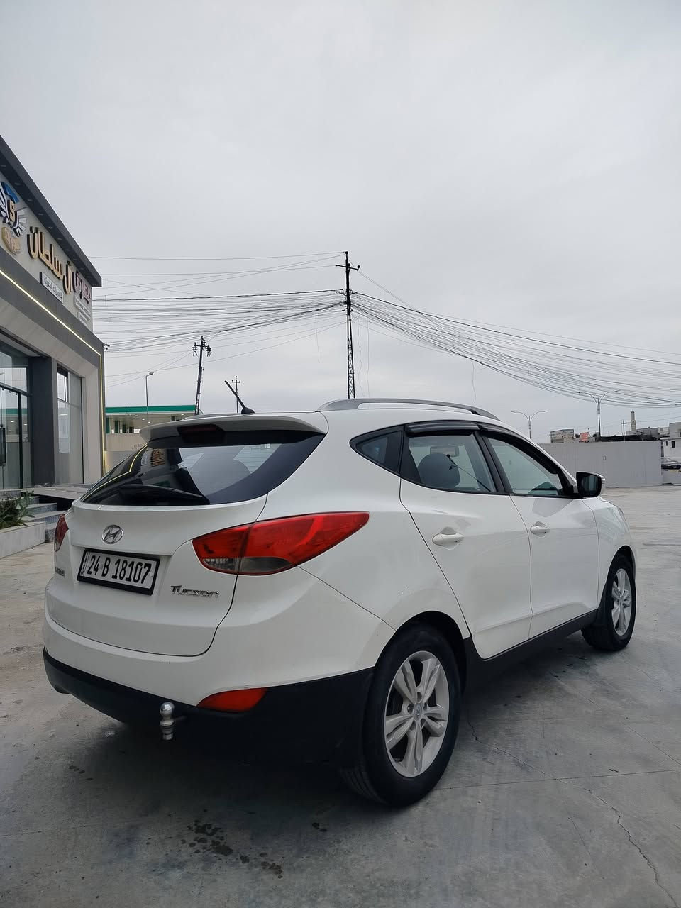 للبيع
سعر 135$ بلااش 
هيونداي توكسان موديل 2011 وارد كوري 
ماشية 325 كيلو متر حقيقي 
محرك 4 سلندر حجم 2000 دوش معمر بشرط 
كير أوتوماتيك شرط المحرك والكير 
رقم دهوگ دولي رقم وهزة وسنويه جديد پأسمي شرط التحويل 
🚫السياره بدون حادث بدون قطره صبغ شرط الفحص ‼️
سياره نظيفة جداً بدون صبغ مال بيت 
مواصفات فول 
بانوراما اشاير بل مري 
مري شفط 
ويل كرووم 
تحكمات ستيرن 
شاشه كبيره 
كامره خلفيه 
سياره جديده وجاهزة من كلشي شرط دينار ما تصرف عليها 
موصل الايسر 
***********
*********** 
ملاحظة الرقم الكورك بيه واتساب 
يوجد بيع وشراء السيارات المتضررة والجديدة داخل هذه الصفحه ✅
