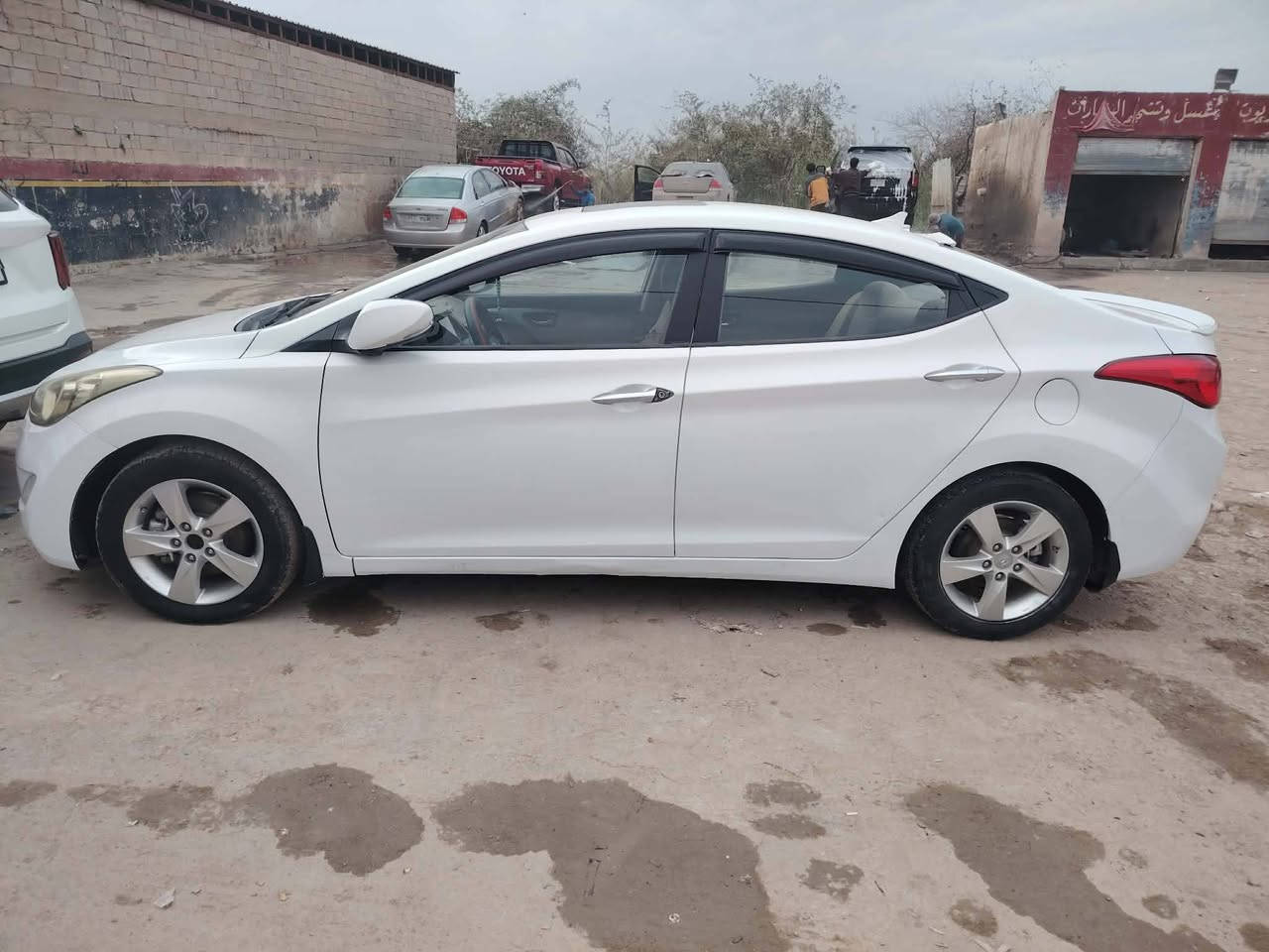 السلام عليكم النترا  2014خليجي محرك كير حداديه جديده مصبوغه عام السياره بسمي السعر 90بيه مجال العنوان بابل الحمزة الغربي تفاصيل اكثر الاتصال على الرقم ***********
