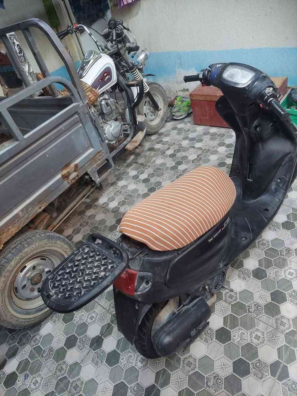 للبيع منغولي نثيه مفتوحه بستم فقط لايت امامي شغال قفل سكان اشاير عوزهن ربط سلف جديد الدراجه حالين شغاله هندر واحد شوفت عينك سعر 200 وبيه مجال حك الجيه *********** واتساب
