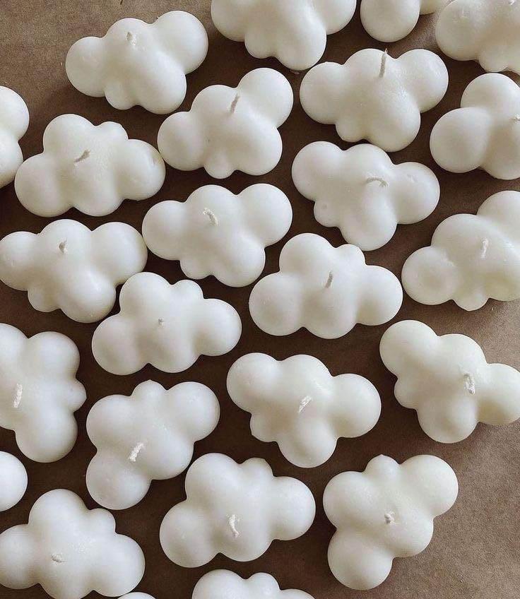 لأن اللحظات الجميلة تستحق أن تُخلّد.. 🤍
نقدم لكم توزيعات الشموع بتصميم 'الغيمة' الرقيق. مثالية لحفلات الاستقبال والمناسبات الخاصة.
متوفرة بألوان هادئة تناسب ذوقكم الرفيع."

لإضافة لمسة من الأناقة لمناسباتكم، يمكنكم الطلب الآن:
📥 عبر رسائل الصفحة (Direct Message)]
📍 تتوفر خدمة التوصيل داخل أربيل وجميع المحافظات."

"چونکە ساتە جوانەکان شایەنی ئەوەن هەمیشەیی بن.. 🤍
دیارییە شمعەکانمان بە دیزاینی ناسکی 'هەور' پێشکەش دەکەین. گونجاوە بۆ ئاهەنگی لەدایکبوون و بۆنە تایبەتەکان.
بە ڕەنگی ئارام و شیک بەردەستە."

بۆ زیادکردنی جوانی و شیکی بۆ بۆنەکانتان، ئێستا دەتوانن داوا بکەن:
📥 لە ڕێگەی نامەی پەیج (Direct Message)

📍 گەیاندنمان هەیە بۆ ناو هەولێر و هەموو شارەکان."


**إذا كنت صاحب هذا الإعلان وتريد حذفه لأي سبب، رجاءا أرسل رسالة إلى الدعم الفني**