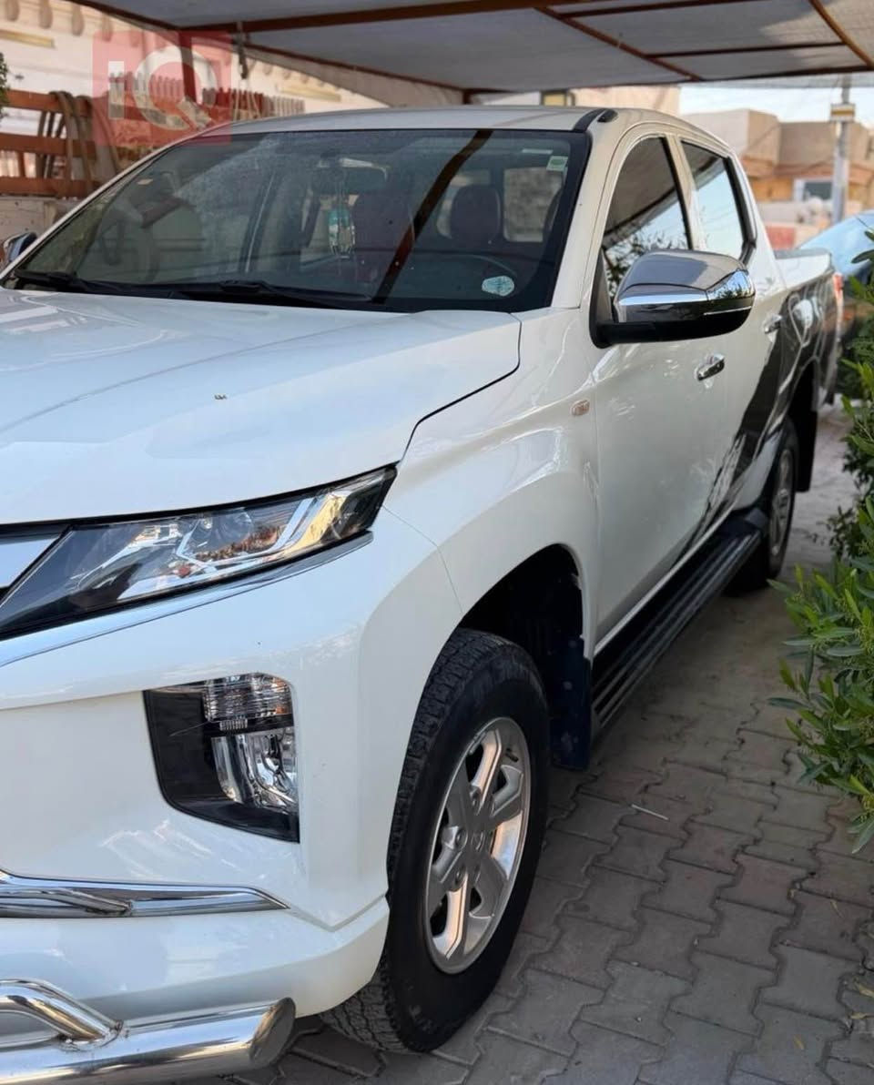 بيكب مستبوشي موديل 2023 لون أبيض  رقم سليمانية بأسمي كلين 
داخل أسود كير عادي دفع رباعي 
***********
ديالى - خانقين - سليمانية 📍

السعر /222$ خناقين, ديالى
