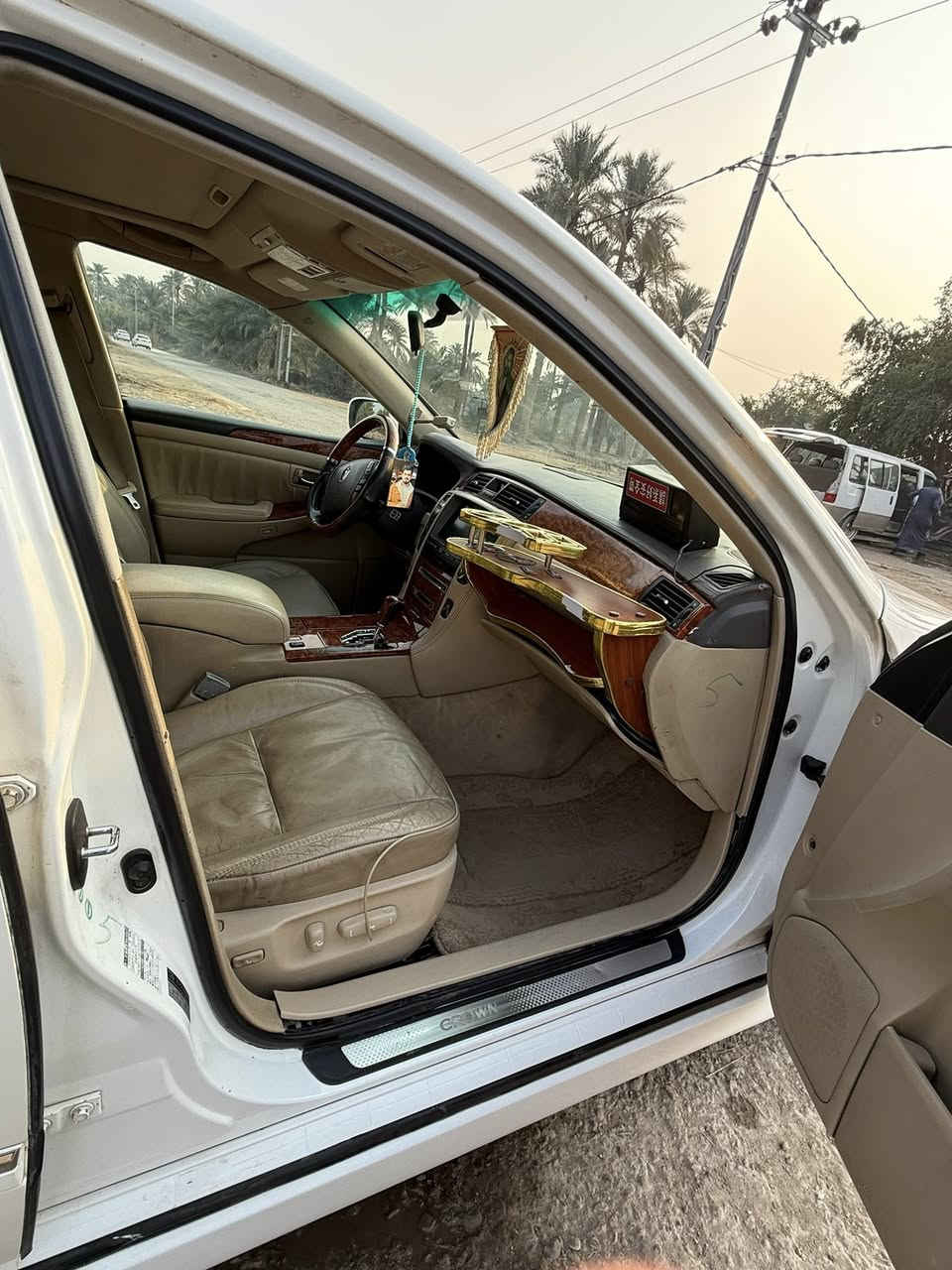 سلام عليكم شاهينه 2004اصل محدثه 2007 شاصي 

 مواصفات فتحة +3برد خلفيه +حساسات امامي خلفي+تبريد

 3قطع+ثلاجه+تبريد ثلج+كشنات كهربائيه 4+تدفئه كشنات 

+خزن +تحكم ستيرن كهربائي +بگ لايت ابو عيون ضبابي+غرفه

 جلد +لايت 5قطع دوار +ويل دنگه +تخم تاير حداديه كله جديد

  السياره كفاله عده گصه قماره   رقم بصره قرار 48 السنويه نافذه

 ل 28 السعر 155 وبيه مجال بسيط مكان السيار نجف كوفه 

للاتصال ع رقم ***********
للاتصال ع الرقم الثاني ***********
