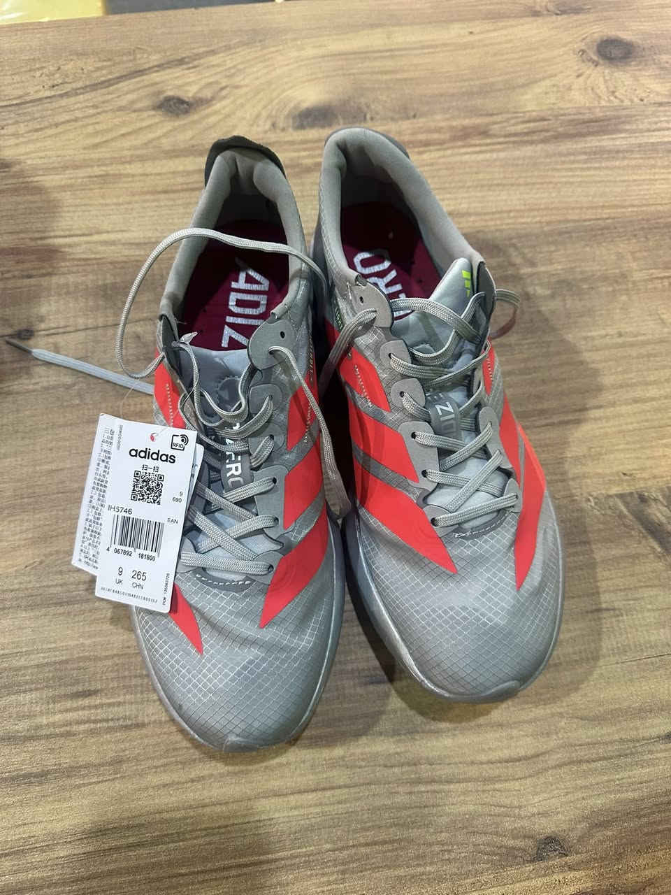 Adidas adizero
Adios 9
قياس 43 وثلث طول القدم 27.5 
قطعة وحدة فقط


**إذا كنت صاحب هذا الإعلان وتريد حذفه لأي سبب، رجاءا أرسل رسالة إلى الدعم الفني**