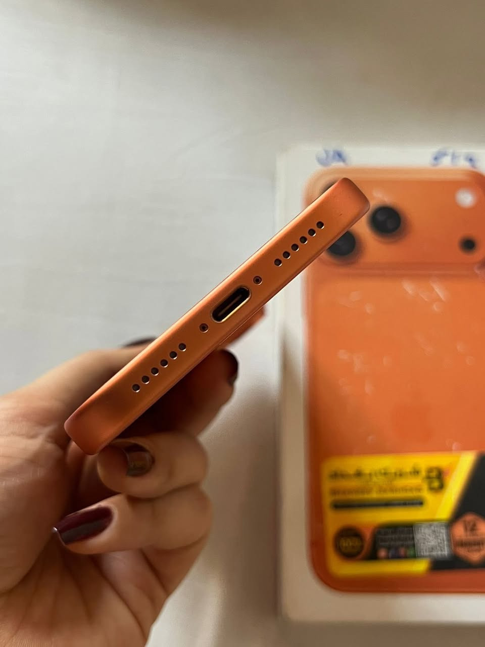 🔥 للبيع جهاز آيفون 17 برو ماكس بحالة الوكالة 🔥
📱 جهاز آيفون 17 برو ماكس
💾 سعة 512GB (نص تيرا)
📶 شريحة إلكترونية (eSIM)
🔋 البطارية 100%
⚡ عدد دورات الشحن 90 مرة فقط
✨ الجهاز نظيف جداً واستعمال خفيف ومحافظ عليه

💰 السعر: مليونين و150 ألف دينار عراقي
📍 السعر قابل للتفاوض البسيط للجادين فقط.

📩 للمهتمين التواصل على الواتساب فقط ***********
