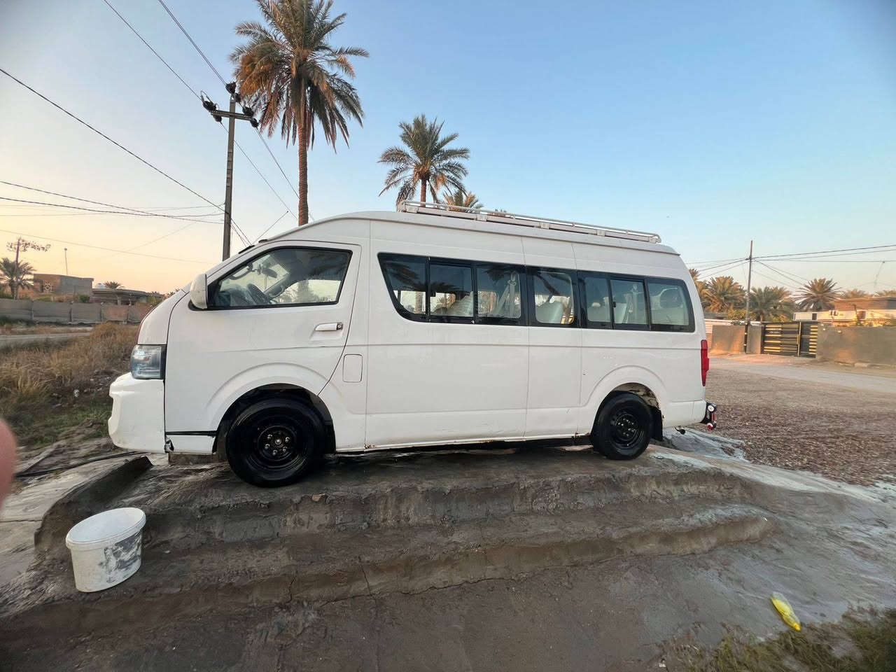 السلام عليكم للبيع جمبي عاليه موديل 2015,, شخط خلف باب السلايت والدواير معمره والباقي كفاله / كير محرك اكسل كفاله والمحرك قبل اسبوعين مجفت دوشمه عامه السياره جاهزه ع اخر حبايه متذب عليها ربع  منضومه غاز سوبايه تزريف درع رقمها كربلاء// السعر 142 وبيها مجال بيع مستعجل للاستفسار الاتصال ع الرقم *********** المكان السياره بابل الاسكندريه
