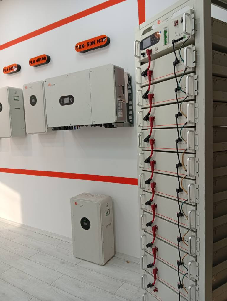 شركة الحربي للطاقه الشمسية
⭕ روح المبادرة والمسؤولية هي ما يدفعنا لتقديم أفضل الحلول التي تناسب إحتياجاتك وميزانيتك 💰

—————————————

تنصيب منضومات طاقه شمسيه 

                         #الموصل #حي #الانتصار (الاخ مروان) 

                 تعملا١٠امبير نهاري ٥امبير ليلي

            يوجد نظام اقصاط————————————

انفلتر  ضمان ١ سنه من تاريخ الربط 

⭐️ بطاريات #ليثيوم   ضمان 5سنه من تاريخ الربط 5كيلو واط عدد1تمتاز هذه البطاريات بقدرة تفريغ #ل80٪ من سعة البطارية وعدد #دورات 6000 دورة بعمر افتراضي15 سنة 

⭐️الواح شمسيه لونجي سعة 615 واط وجهين (Bifacial) نوN-18باس بار 

⭐️قواعد حديد مغلون 

⭐️اسلاك خاصة بالتيار المستمر DC 

⭐️اسلاك خاصة بالتيار المستمر DC

⭐️قواطع خاصة بالتيار المستمر DC 

⭐️توصيلات MC4 

⭐️اجهزة الحماية

ــــــــــــــــــــــــــــــــــــــ

✨متوفرة الآن أجود أنواع المنظومات :

⚡ المنزلية

⚡التجارية

⚡الزراعية  يتوفر 20 حصان 30 حصان  40 حصان 50 حصان 

نحن نضع حداََ للحلول المؤقتة والإنتظار  👌🏻

اطلب الآن المنظومات المصممة لتناسب أي منزل وأي مشروع ✨

للحجز والاستفسار اتصل على الرقم *********** محمد
