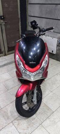 pcx جيل لاول ياباني الدراجه مكفول ما عد الشخوط الموضح بالصور السعر1400...