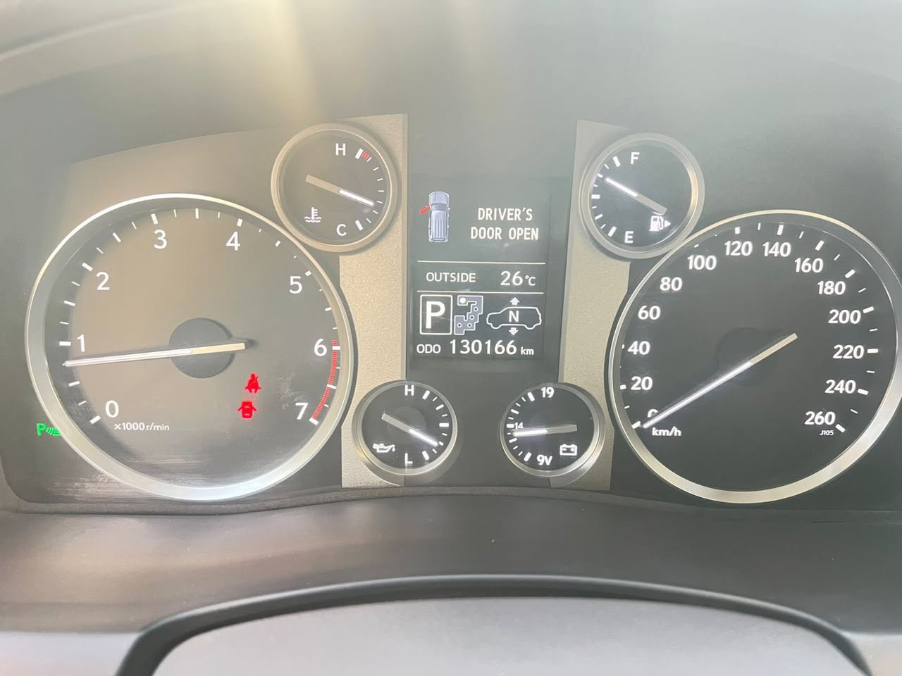 لكزز 2014 بريم LX_570
سياره جديده بالعافيه ع الياخذهه لون ابيض صدفي  

بدون بارد بدون صبغ بدون , بدون رصعات 

بدون حتى شخط    

محرك كير  بشرط مامفتوح سياره حيل نظيفه كلشي علي بلاد لوك السنويه بشرط تحويل و غرامه سياره مابيها دينار مصرف كامل من كل نواحي نظافه 100٪؜ كامل سيرفس بدون نقص و بدون مصرف سياره اي نقص مابيها ماشيه السياره ١٣٨ كيلومتر حقيقي 

فول فول مواصفات

بصمه 

الانزيلاق 

شغال 

كشن جلد و هيتر

راس ديفيدي 

كاميرات

ثلاجه 

زينون 

جلد جاف تدفئيه شفط 

التبريد خزينه

نظام ايكو ،سبورت

حساسيه الديك الموخره

مرايات 

الفتحه 

باب خلفي جك 

رادار امامي 

مواصفات اخرى

المكان بغداد

 للتواصل خاص مفتوح  ***********
