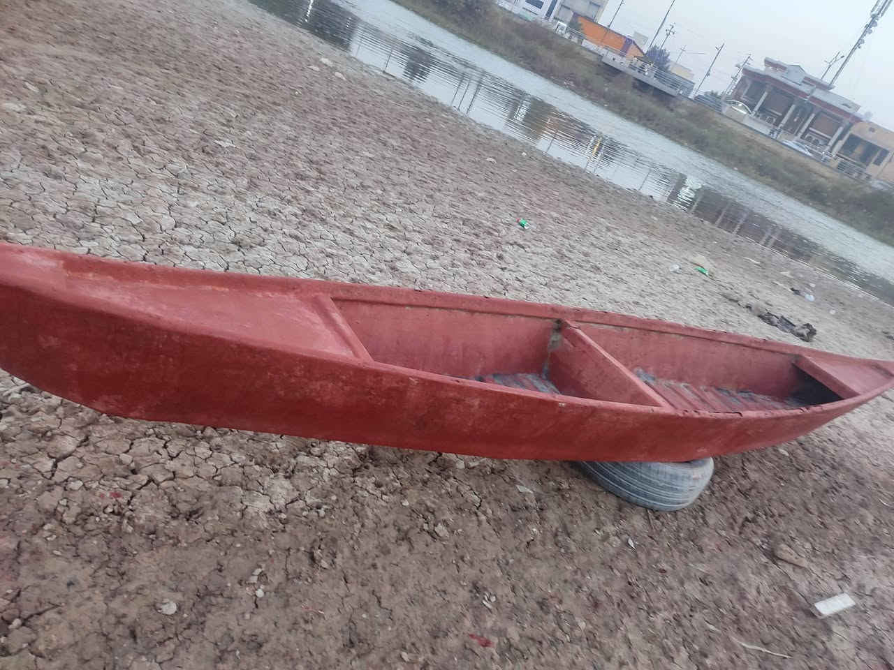 بلم مال صيد ترمي ب200الف مكاني العماره الماجديه ***********
