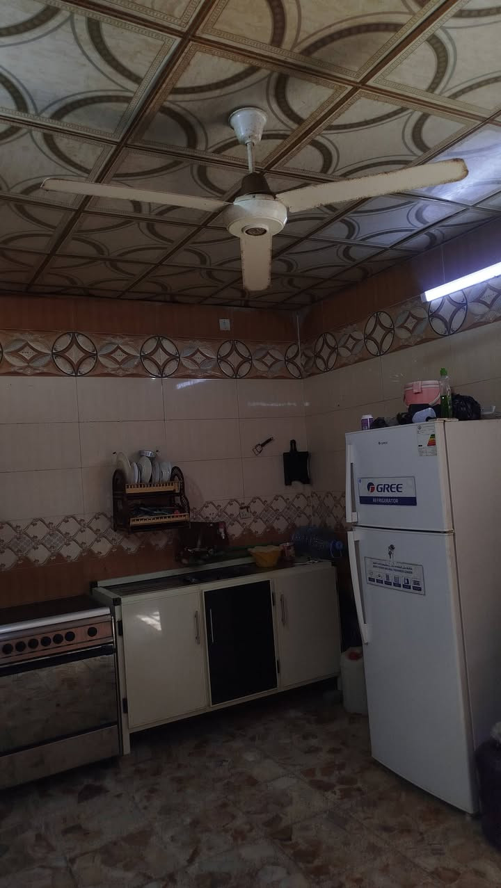 السلام عليكم
بيت للبيع الجربوعية الاولى قرب ابو علي البصراوي خلف الشارع العام 
البيت الواجهه ٥متر والنزال ٢٠متر يتكون من براني ومطبخ وصاله وغرفتين كونكريت مسلح تاريخ البناء 2016
***********
