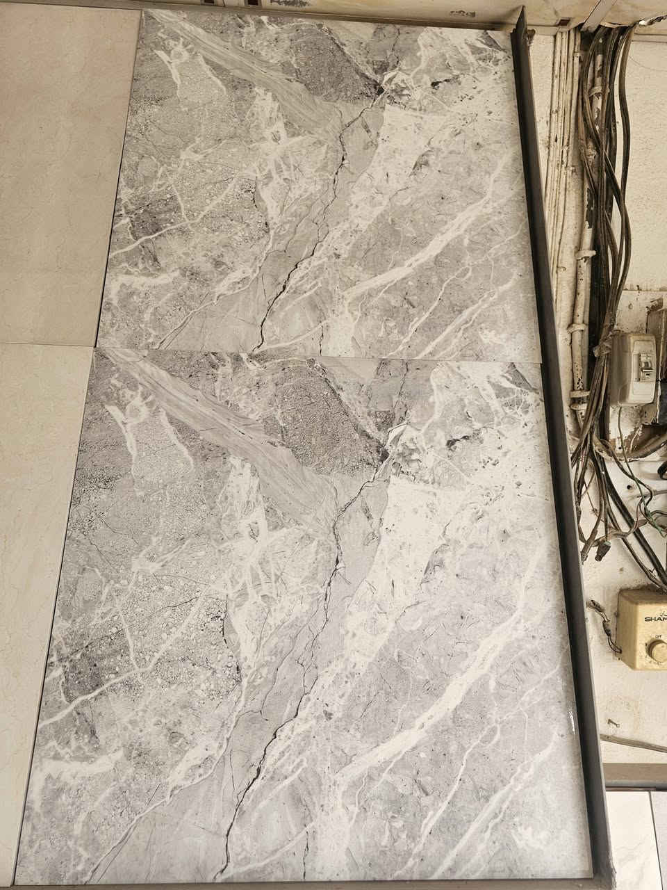 بسم الله وماشاء الله تعالى 🤲

تم وصول وجبة جديدة من #البورسلين و #السيراميك و #الالواح والخ...  

لدى #معرض_المصطفى_للسيراميك

* #لوح 120*60 جوكر (ارضي+جداري) هندي وأيراني 
* #بورسلين 60*60 ضخامة 13 ملم عدالة 100%
* ارضي #كراجات 40*40 ضخامة 13 ملم.  عدالة 100%
* سيراميك #جداري عجينة بيضاء (جوكر) للمطابخ والصحيات 
* سيراميك ارضي #صحيات 30*30 عجينة بيضاء (ثقيل+خفيف)

***********
***********

العنوان: واسط - قضاء الزبيدية - شارع الحي الصناعي - معرض المصطفى للسيراميك
