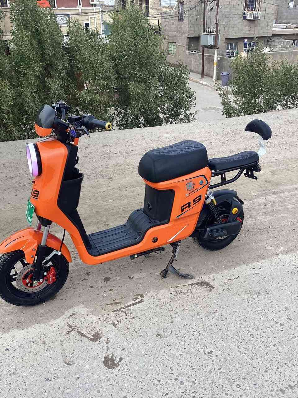 السلام عليكم دراجة R9 للبيع
شركة وينلي قبل شهر اخذتها نضيفة اللون برتقالي
سرعة 109 نقص بس جاملغ خلفي مكسور وكاع من السعر
لايت عالي ناصي نشرات الوان بيها بريك فلنجة خلفي ومامي 
البطاريات بحالة جيدة جيدة اروح بيها للداوم وارجع 
غراضهة موجودة السلة وغيرها
السعر خاص


**إذا كنت صاحب هذا الإعلان وتريد حذفه لأي سبب، رجاءا أرسل رسالة إلى الدعم الفني**