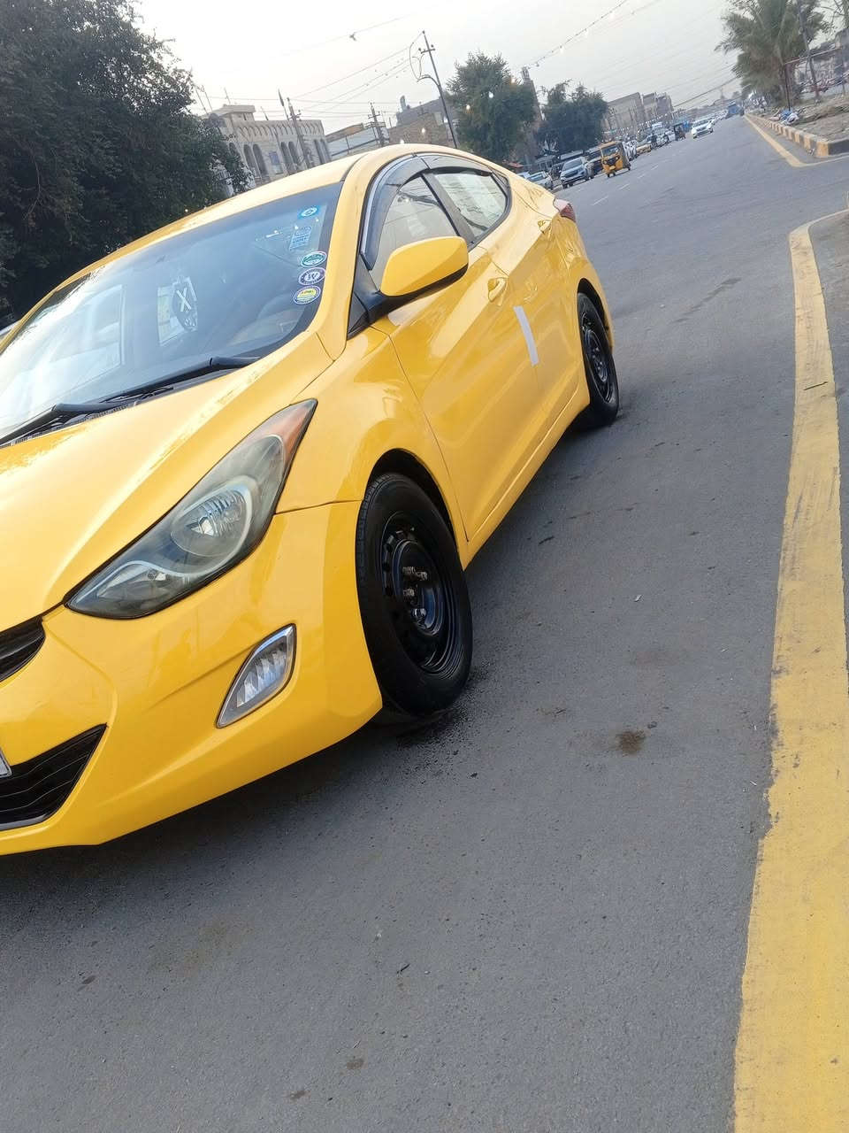 انتره 2013 واراد امريكي
حادث جاملغ جهه الايمن 
والسيارة كلها ليبل واحد شرط
مكينه 1800 دوش المرغوب 
كير خير من الله 
صدر امامي وخلفي نظيف 
تخم تاير جديد 
وياله جديد
بسمي تحويل ثاني 
رقم الدولي 
فحص هزه جديد مصفره هيئة والغرامة وسنويه جديده 
رقم بغداد الإنكليزي 
مواصفات السياره 
منظومه زنون اصليه 
شاشه اندرويد 
كامره خلفيه دواره 
تحكم اربع جهات 
مانع انزلاق 
ايكو 
مانع اقتصاد ايكو 
حاكيه 
3 انظمه قياده 
ماشيه 197
معروفه مواصفاتها الانتره 
السياره متعوب عليه مال جناي ربع ماتصرف عليه جاهزه كامله 
السعر 98  رقم هاتف *********** العنوان بغداد
