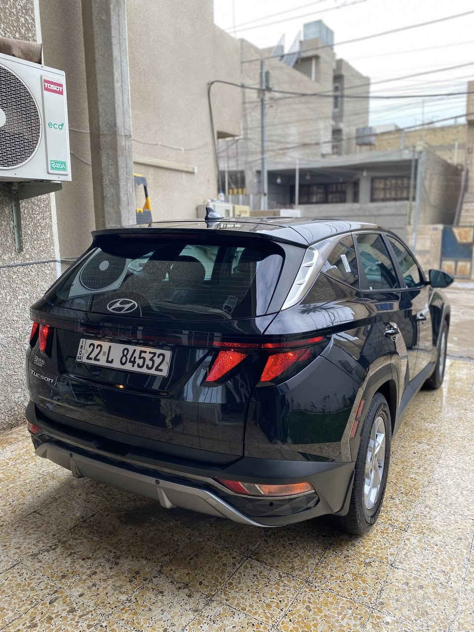 سلام عليكم 

للبيع 

توسان 2023 وارد امريكي

السيارة مواصفات SE يعني مواصفات متوسطة

ماشية 61 الف كيلو متر

شاشة لمس ابل كار بلي 

اوتو هولد

سايد بريك بصمة

اوتو ستارت

فول تحكم ستيرن جهتين

رقم اربيل تحويل مباشر

محرك 2500 GDI تنفس طبيعي

السيارة وارد امريكي حادثها مثل ما موضح بالصور بدون ايرباك والتفاصيل كلها موضحة بالسونار 

السعر 17,800 يعني 178 ورقة وبيها مجال

مكاني بغداد الامين الثانية

رقمي :***********
