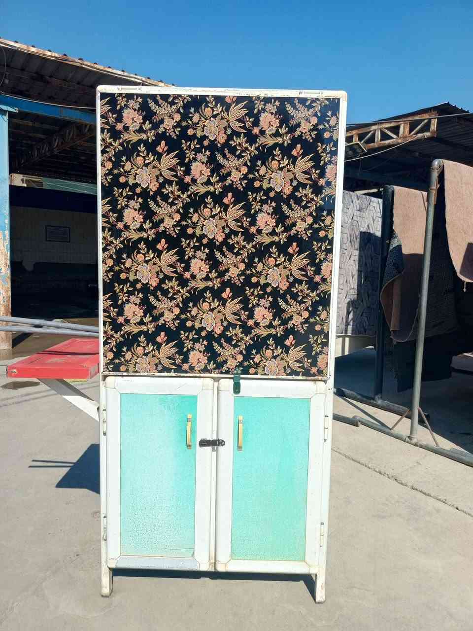 چمبر جاي للبيع تريده هوه غراضه او بس الچمبر *********** هذا رقمي واتساب او اتصل على الخط
