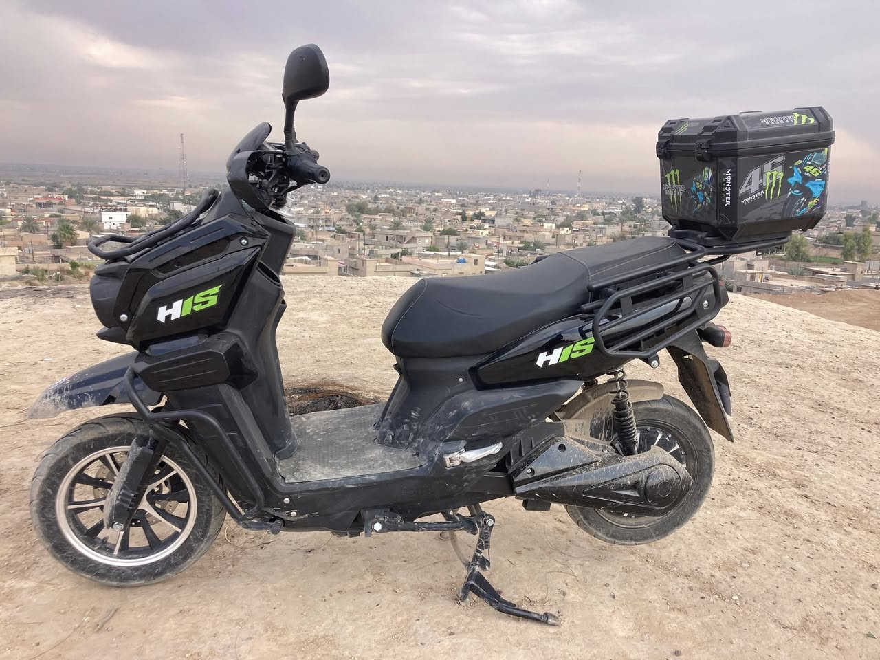 السلام عليكم...
دراجه شحن ( ابو الجنطة) للبيع...

المكان  ( الشرقاط)...

المواصفات + التفاصيل...

- دراجه شحن (ابتاشي ).....

- عدد البطاريات (6 باتري  32 الوحده )

- السرعه القصوى ( 90)  

- السرعه الحقيقيه (90)...

- ملف حقيقي... نحاس...

- شاشه تحدد ( العطلات )... 

- دبل ( اشاره )...

- نظام البك ( R ) الرجوع للخلف...

- نظام ال ( P ) للوقوف...

- دبلات اماميه ( 2 ) هيدروليك دهن...

- دبلات خلفيه ( 2 ) غاز...

- بريكات امامي و خلفي ( دسك )

- ستاند وسطي...

- ستناند جانبي....

- مدخل USB... شاحن موبايل

- لد امامي ( زنون ) عالي و ناصي...

- مضاده للمي....

------------------------------- 

الدراجه سريعه و شلعته ( قويه ) 

السعر 650 

للستفسار.. ***********
