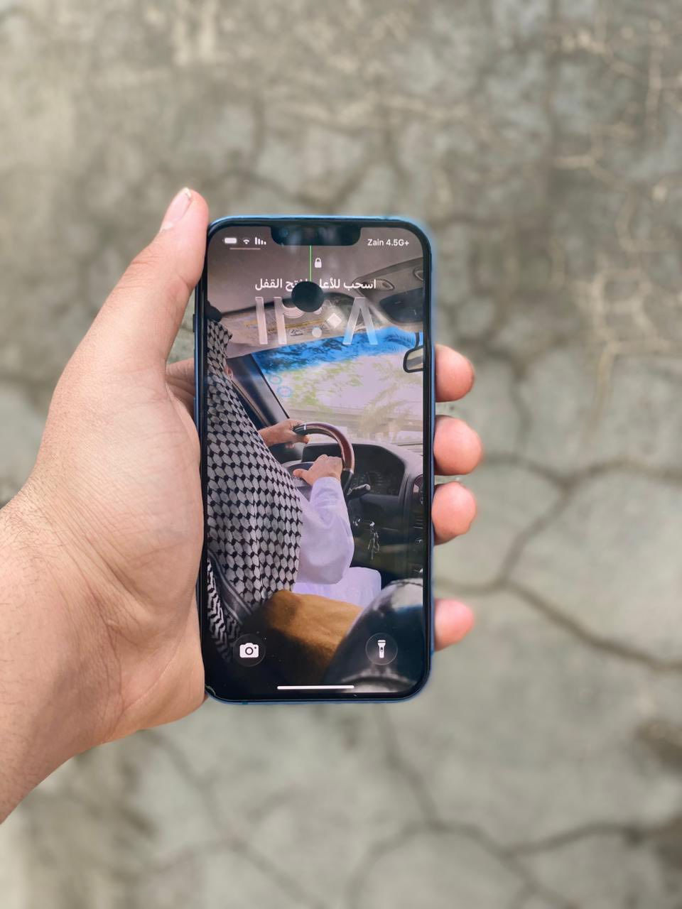 السلام عليكم ايفون 13 عادي ذاكره 128 بطاريه 100 مبدله اصليه امريكي الجهاز فقط بطاريه مبدله +الكامره بس الاماميه شغاله الخلفيه عاطله ونقطه سوداء بل شاشه ما مأثره بل لمس جهاز خفيف بل لمس سعره 250 وبي مجال *********** مكان نجف
