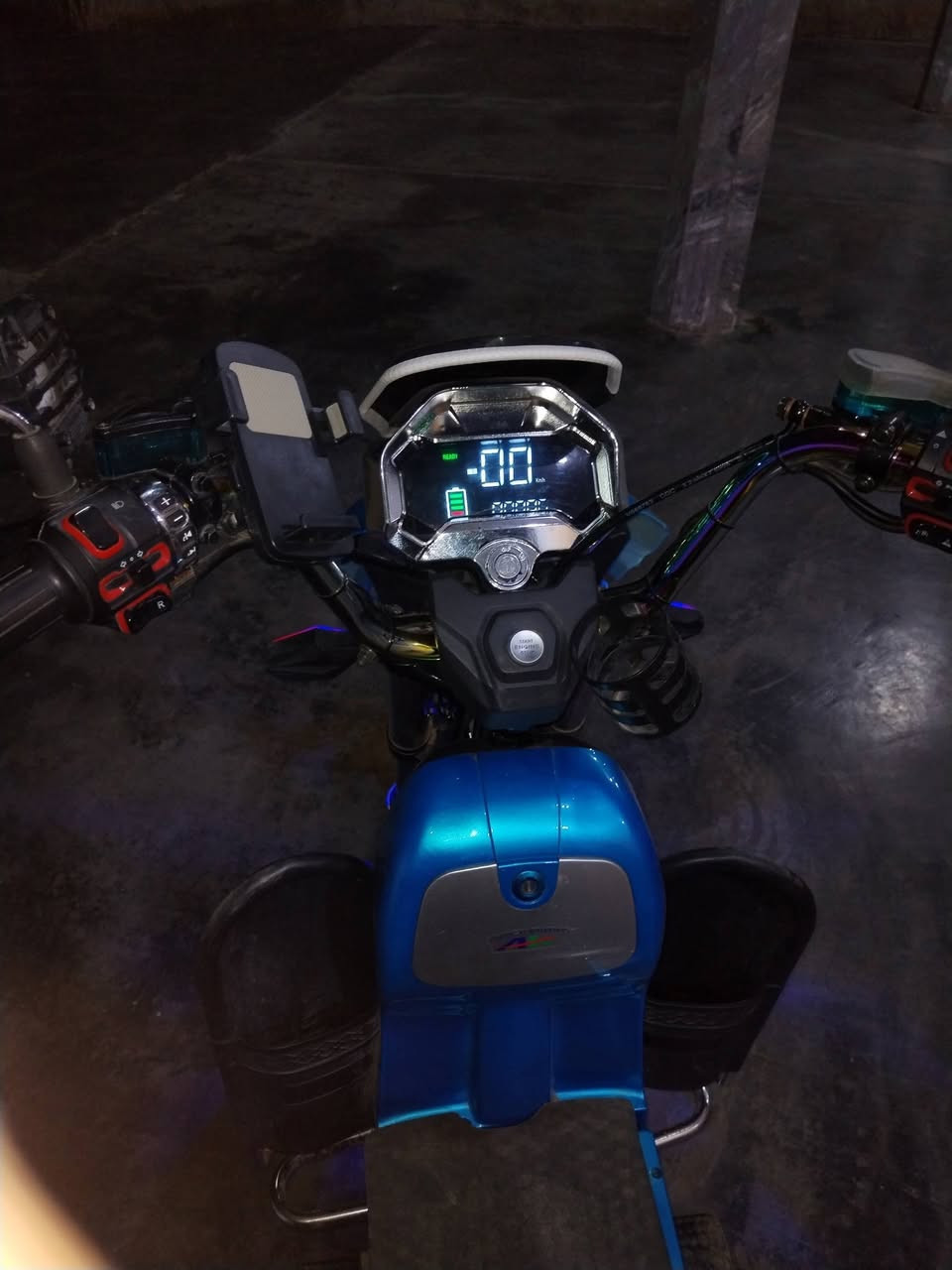 اخوان السلام عليكم ماطور شحن الأخوين  نظام R موديل 25 ماطور نظيف نظافته هي تحكي باتريات 30 امبير الاستفسار *********** والسعر مناسب   ومتواجد خاص
