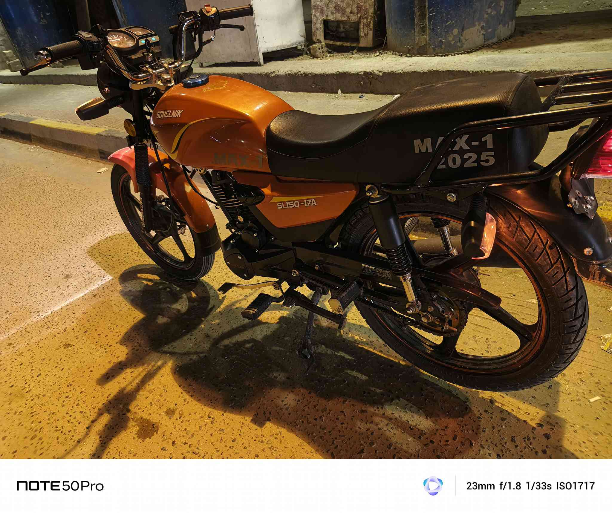 السلام عليكم
دراجة سولنك موديل 2025 دراجة كفاااالة عامة 
جديدة مال جناي مكانة بابل مركز مدينة
السعر 825  شراي يتصل رقم هاتف
***********
