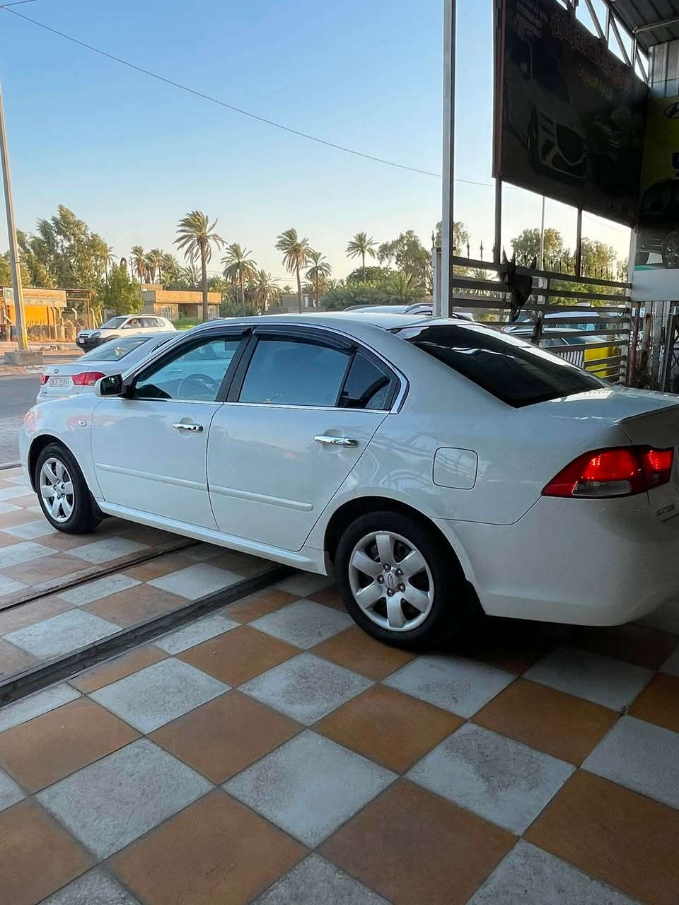 كيا اوبتما 2009 خليجي صبغ جاملغ السائق فقط والباقي مكفول كفاله عامه رقم بغداد الجديد بسمي شخصيا مكينه 2000 دوش مكفوله تبريد ثلج تخم تاير حداديه سياره مال جناي بابل الشوملي 122$ وبيه مجال بسيط ***********
