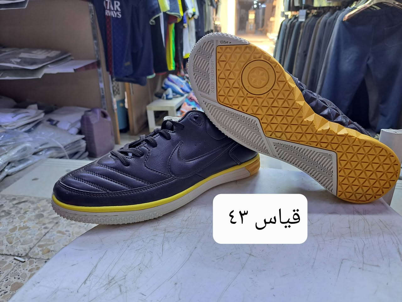 حذاء كرة قدم لملاعب الصالات
صناعه اوربيه شرط الاصلي قاعده من الداخل فايبر مخيط من الداخل والخارج كل موديل مكتوب القياس بداخل الصوره

شرط الاصليات وخفيف ريشه خاص لملاعب كره قدم الصالات المغلقه كميه محدوده وباسعار تنافسيه 

اي حذا يعجب اخذله سكرين وراسلني على الواتساب شرط اسعار تنافسيه

تجهيزات صائب ابو على الرياضيه 

ناصريه شارع الجمهوريه

***********

توجد خدمه توصيل ٥ الاف لجميع المحافظات

