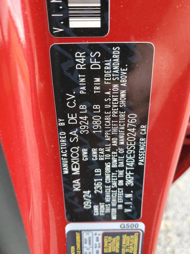 سلام عليكم كيا كي فور للبيع موديل 2025 السياره مصلحه حره جاهز ماعده الرقم مكان  السياره بابل الي يردها يتصل ***********
