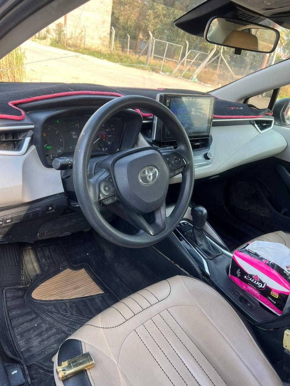 ياالله  السلام عليكم 
كورلا هايبرد ياباني اصل موديل 23 ماشيه 63 تحويل ثاني يوم
سياره بيها ثلاث قطع صبغ بيها ضرر تكمه الاماميه جهه السايق وبدون صبغ بالدواخل شرط التحويل السعر 125وبيها مجال مكان السياره الدوره
الاتصال ***********
