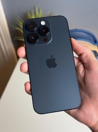 تليفون 15 برو ماكس نظيف وياه كارتونته وكلشي وياه  بطاريته 92 ذاكره 512...